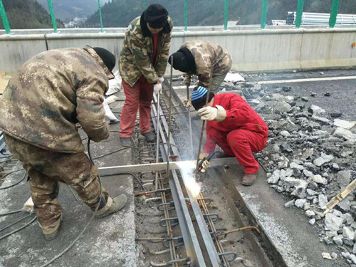成都橋梁伸縮縫安裝工程案例 成都橋梁伸縮縫安裝工程案例